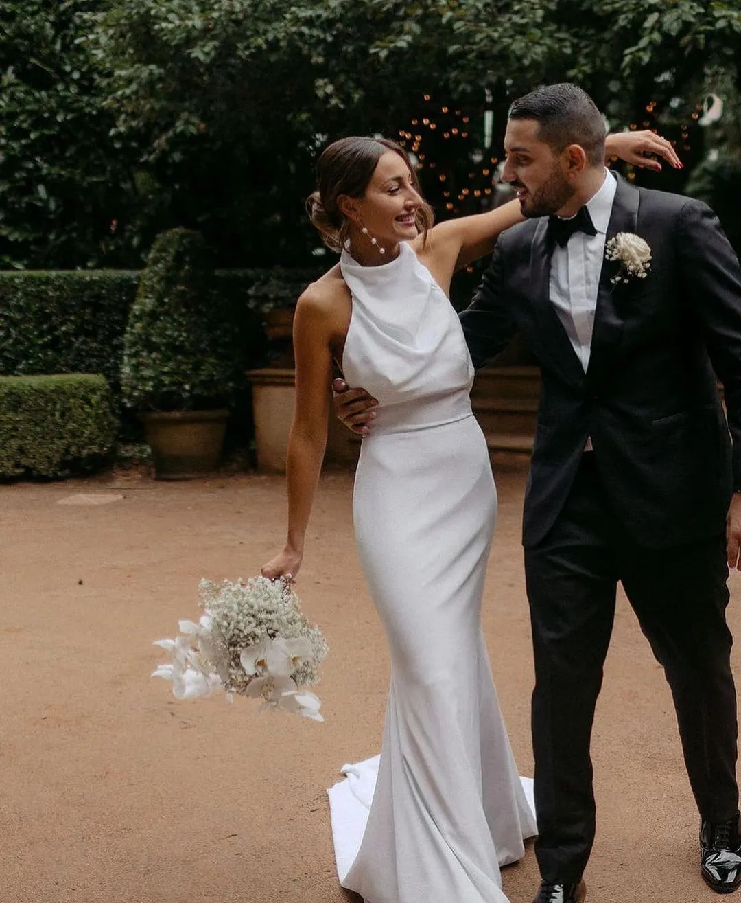 Elegant Mermaid White Halter Satin Wedding Dresses