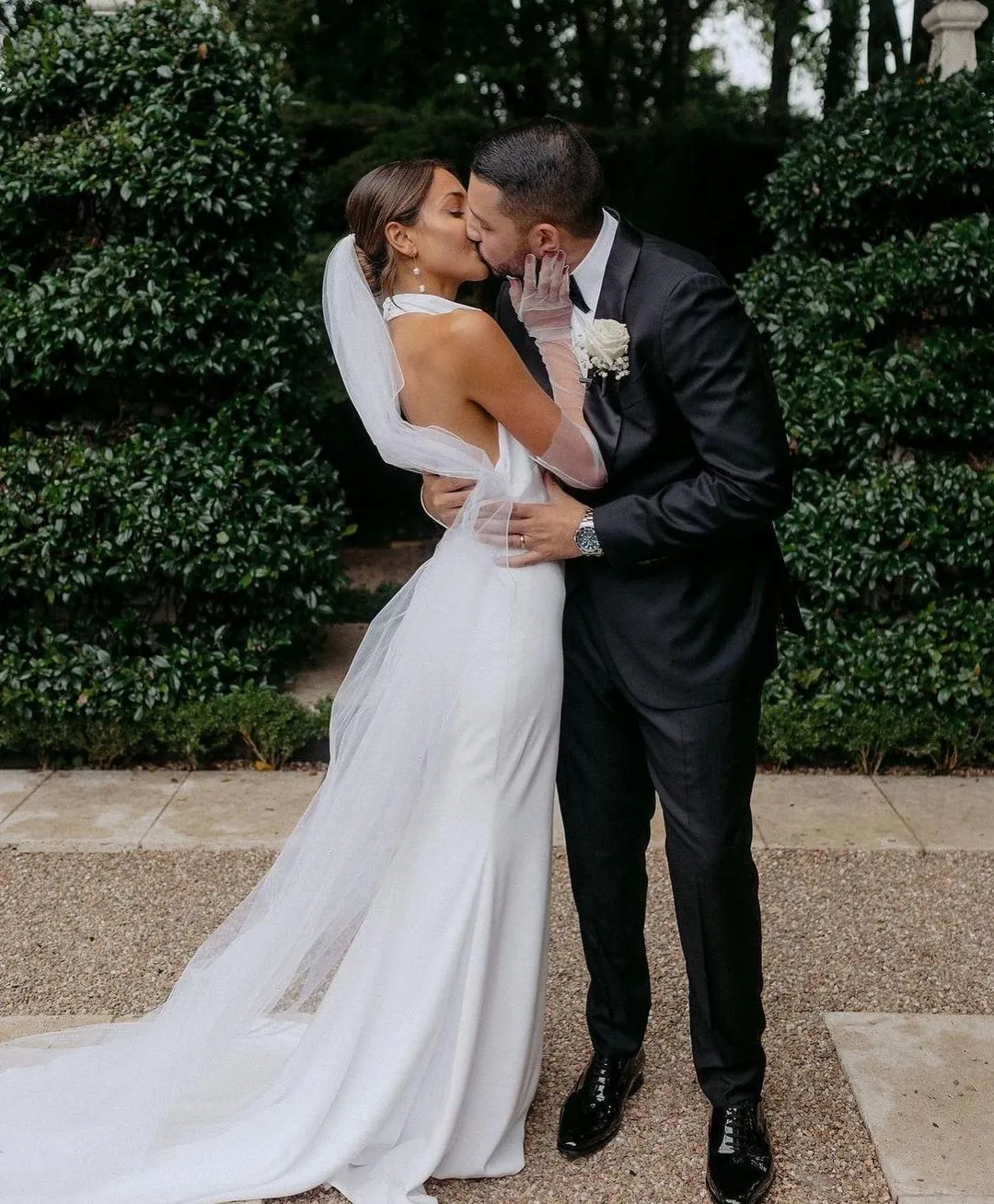 Elegant Mermaid White Halter Satin Wedding Dresses
