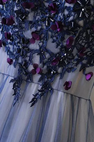Flowy Blue Long V-neck A-line Lace Tulle Prom Dress